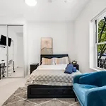 Cozy, Morden And Independent Studio In City With Private Kitchen & Bathroom