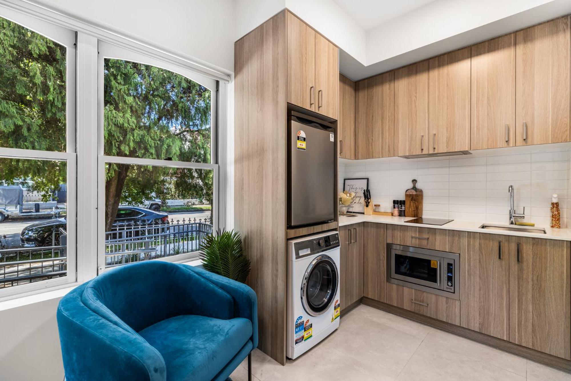 Cozy, Morden And Independent In With Private Kitchen & Bathroom Sydney